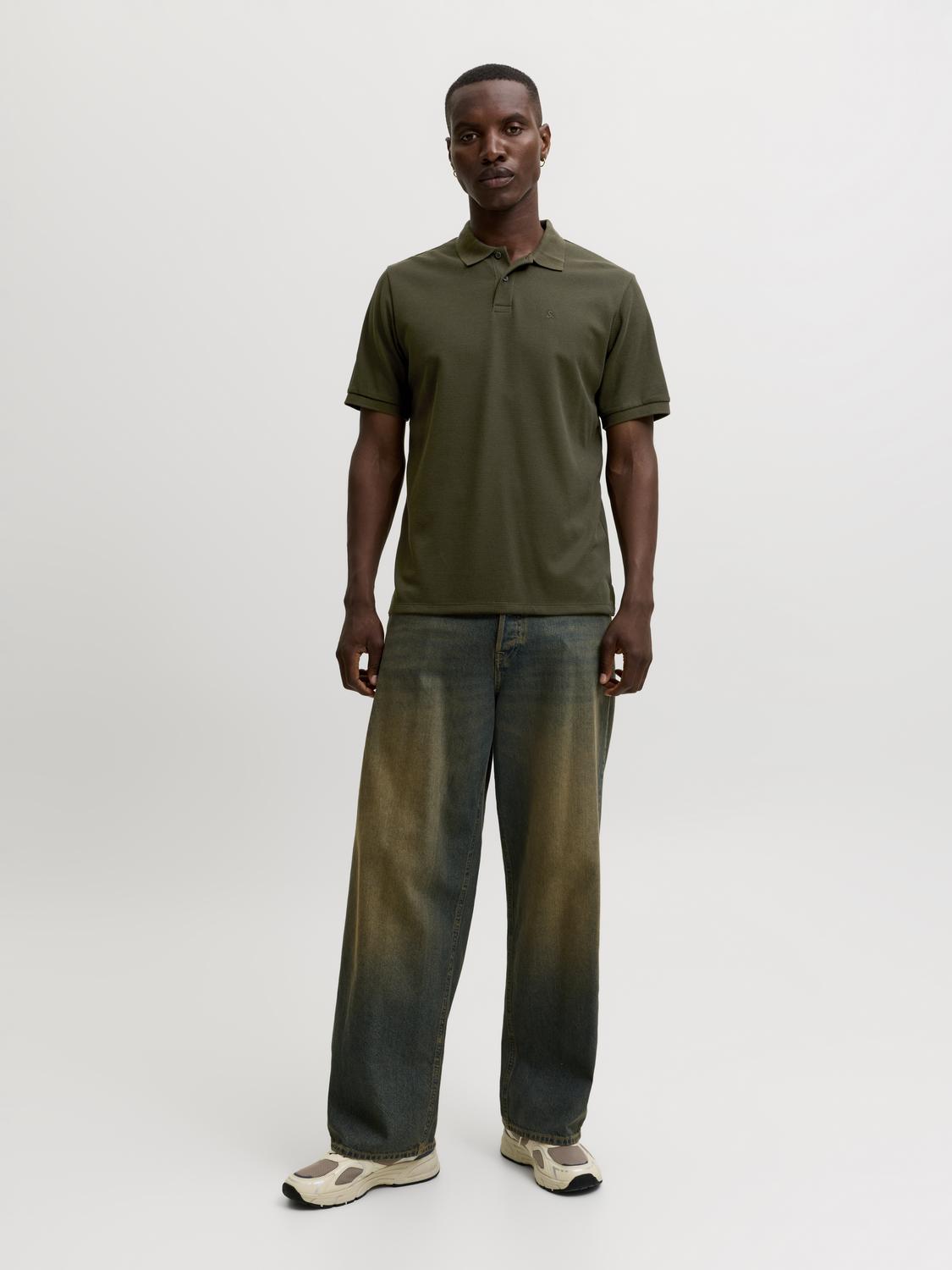 model_shot-front_full